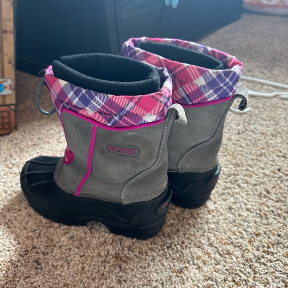 Girls size 2 Sporto snow boots - Picture 2 of 3
